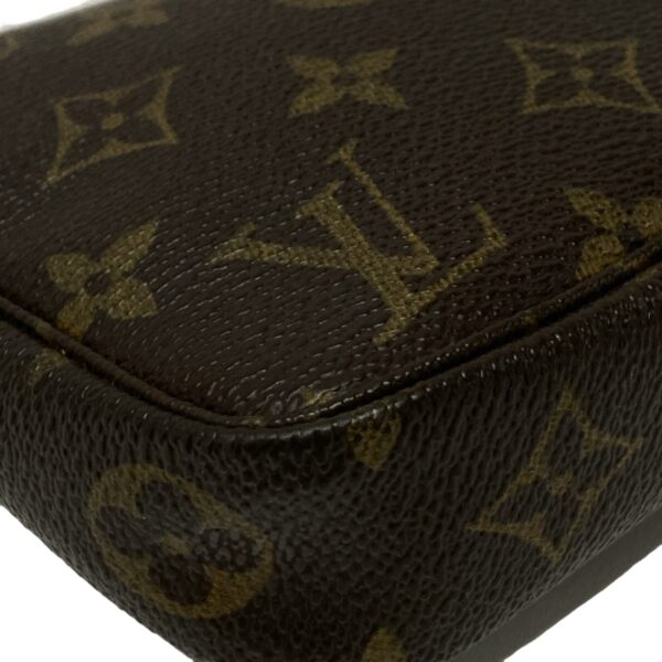 37922296 6 Louis Vuitton Pochette Accessoire Handbag