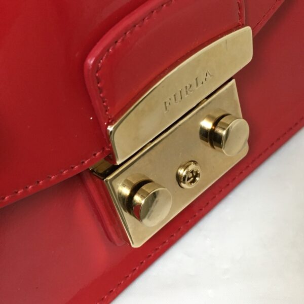 37939925 9 Furla Metropolis Shoulder Bag Chain Shoulder Enamel Red