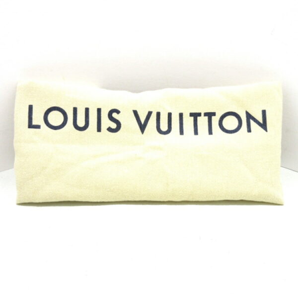 37940077 10 Louis Vuitton Zipped Pouch GM Pouch Monogram White