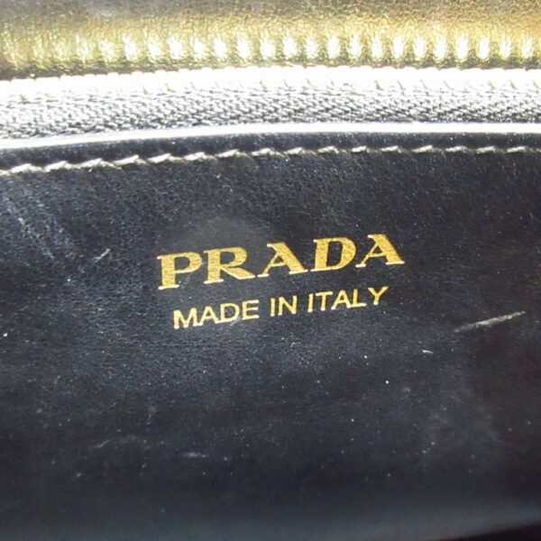 37983325 7 Prada Monochrome Bag Tote Bag Leather Black