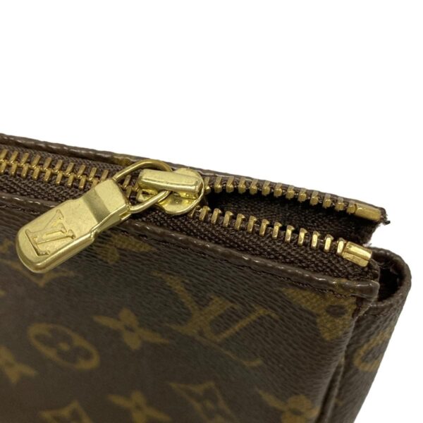 38010695 18 Louis Vuitton Pochette Accessoire Handbag