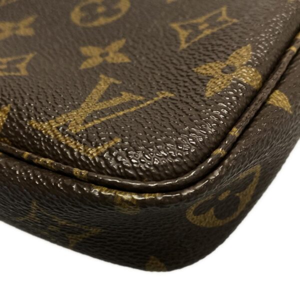 38010695 8 Louis Vuitton Pochette Accessoire Handbag