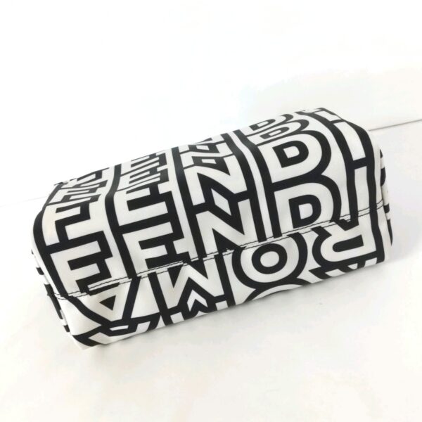 38010711 3 Fendi Pouch Fendi by Marc Jacobs White Black