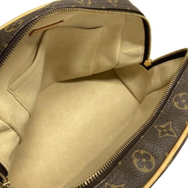 38019161 10 Louis Vuitton Manhattan PM Handbag