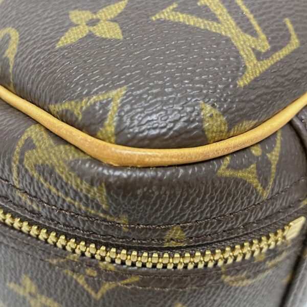 38021141 7 Louis Vuitton Excursion Handbag