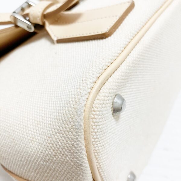 38023227 5 Burberry Handbag Leather Ivory Beige