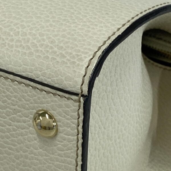 38029268 6 Gucci Soho Handbag Leather Ivory