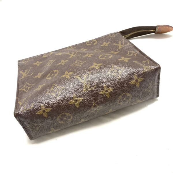 38036967 3 Louis Vuitton Posh Toilette 19 Pouch