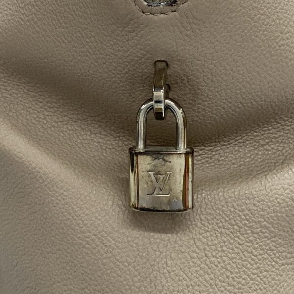 38043207 20 Louis Vuitton Lockit MM Handbag Leather Gale