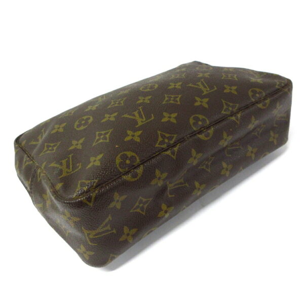 38066688 3 Louis Vuitton Truth Toilette 28 Pouch