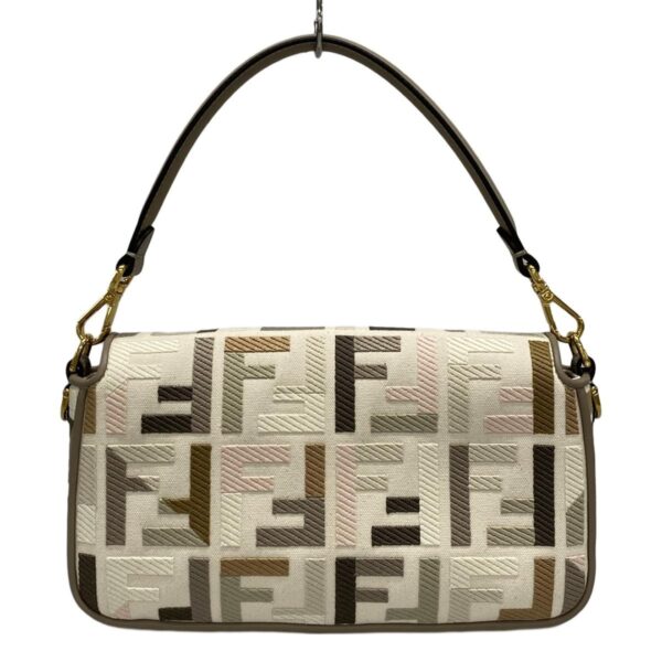 38071636 3 Fendi Mamma Baguette Handbag Leather White Greige Multi