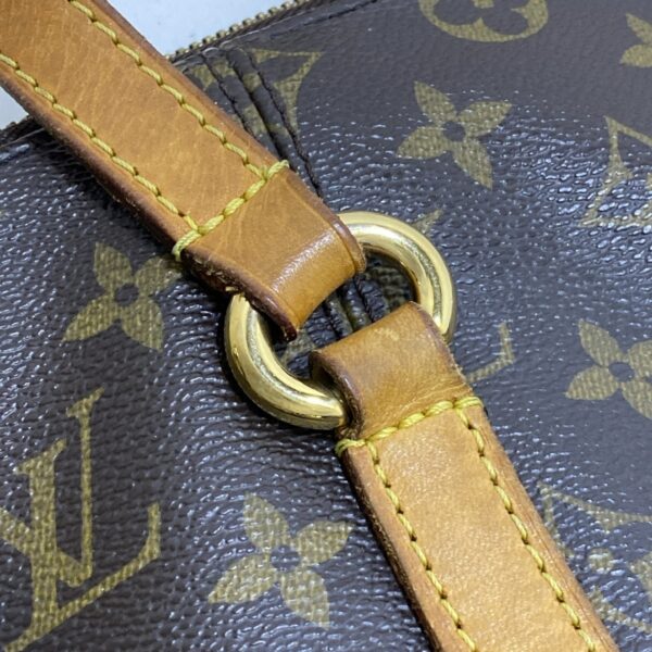 38451010 15 Louis Vuitton Totally MM Shoulder Bag Monogram Canvas