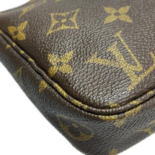 38451796 6 Louis Vuitton Pochette Accessoire Handbag