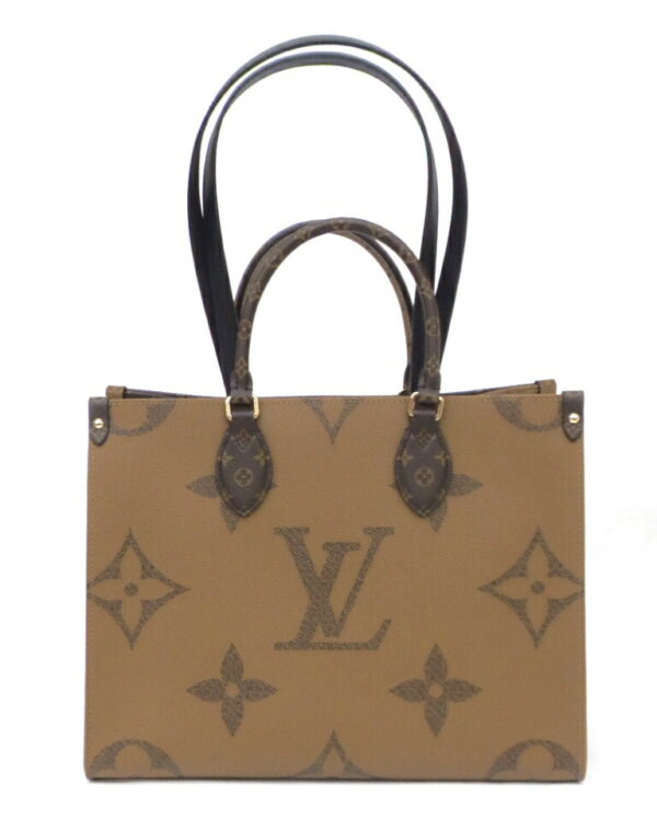 44843 2 Louis Vuitton On the Go MM Tote Bag Monogram