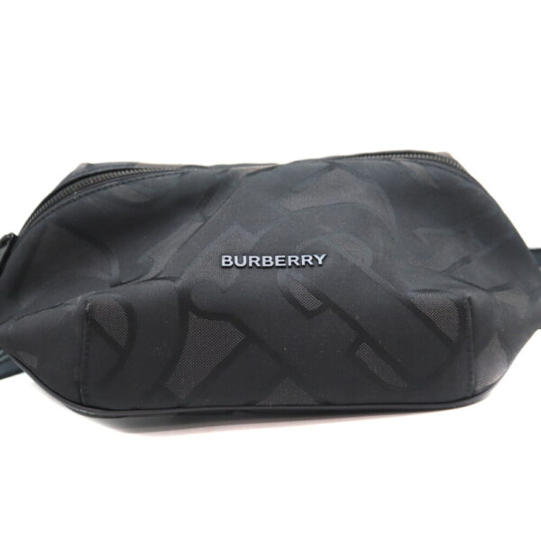 735 5 Burberry Sony Body Bag Black