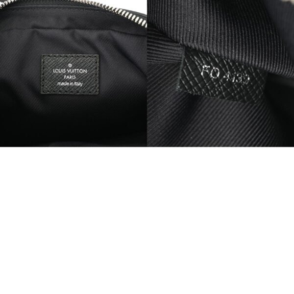 800000125021000 12 c Louis Vuitton Bum Bag Outdoor Taigarama Body Bag Noir Black