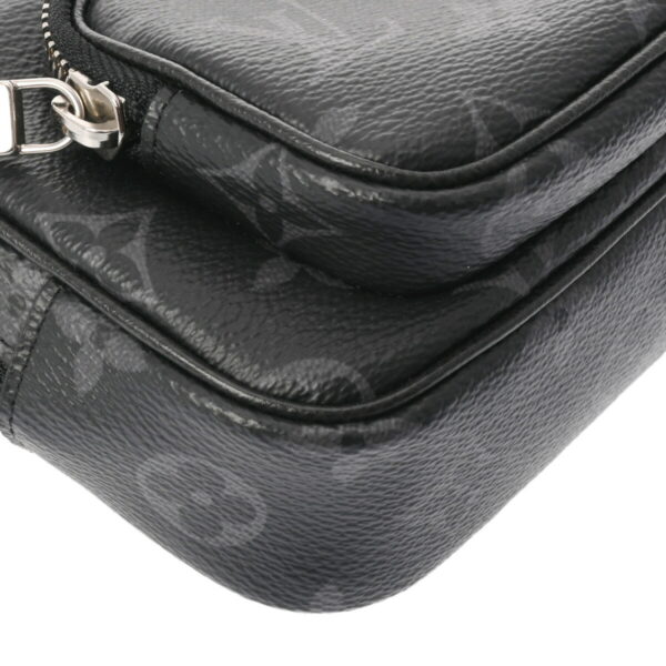 800000125077000 5 Louis Vuitton Taigarama Outdoor Pochette Eclipse Leather Shoulder Bag Noir