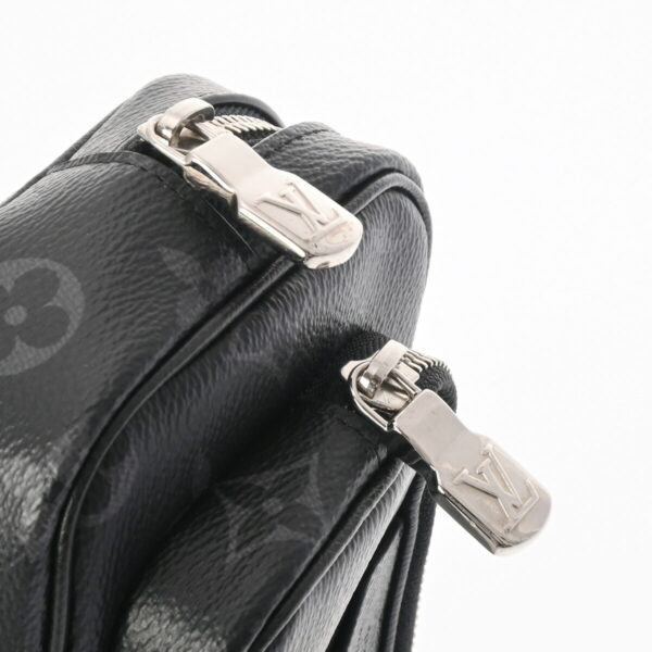 800000125077000 7 Louis Vuitton Taigarama Outdoor Pochette Eclipse Leather Shoulder Bag Noir