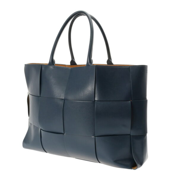 800000126194000 2 Bottega Veneta Intrecciato Large Arco Calf Tote Bag Navy