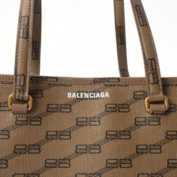 800000127054000 9 Balenciaga Signature Medium Handbag Brown