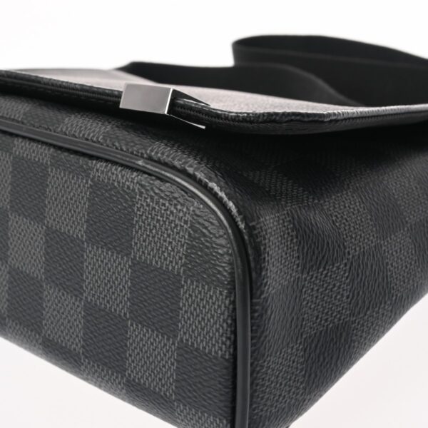 800000127721000 6 Louis Vuitton District PM NM Damier Graphite Shoulder Bag Black Gray