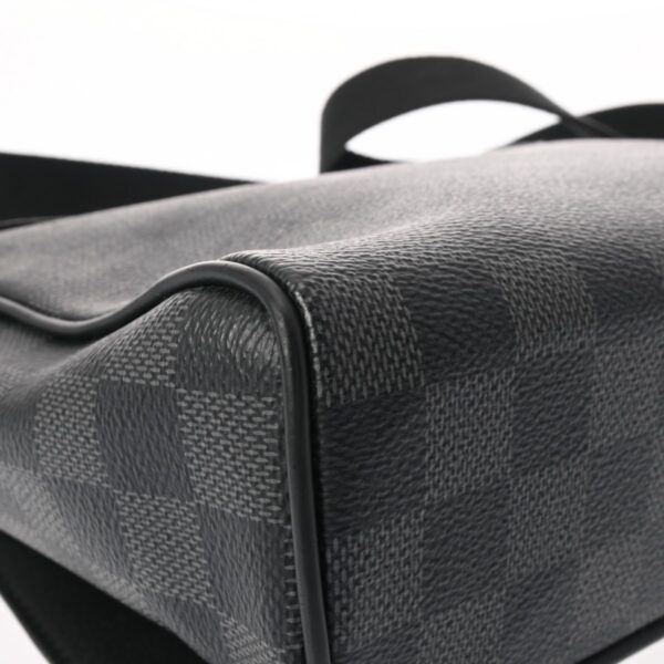 800000127721000 7 Louis Vuitton District PM NM Damier Graphite Shoulder Bag Black Gray