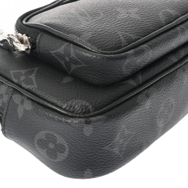 800000128503000 6 Louis Vuitton Taiga Taigarama Outdoor Pochette Shoulder Bag Black