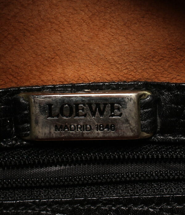 a153566002 4 Loewe Shoulder Bag