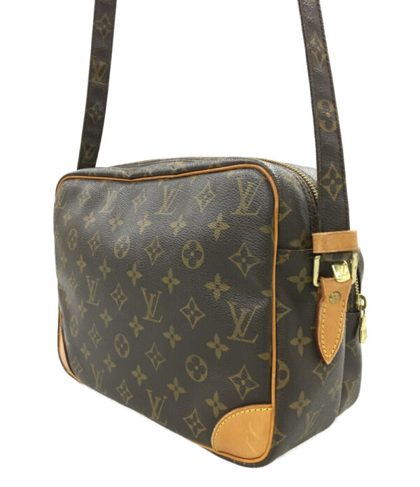 a153803001 2 Louis Vuitton Nile Shoulder Bag Monogram