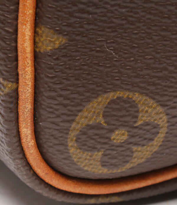 a155752001 6 Louis Vuitton Speedy 40 Handbag Monogram