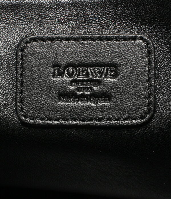 a175235001 4 Loewe Handbag