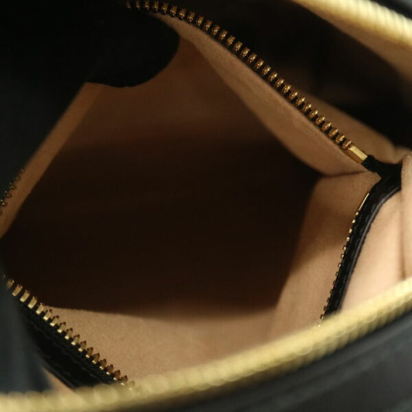 a21 8387 11 Gucci GG Supreme Backpack Bee Leather Black Beige