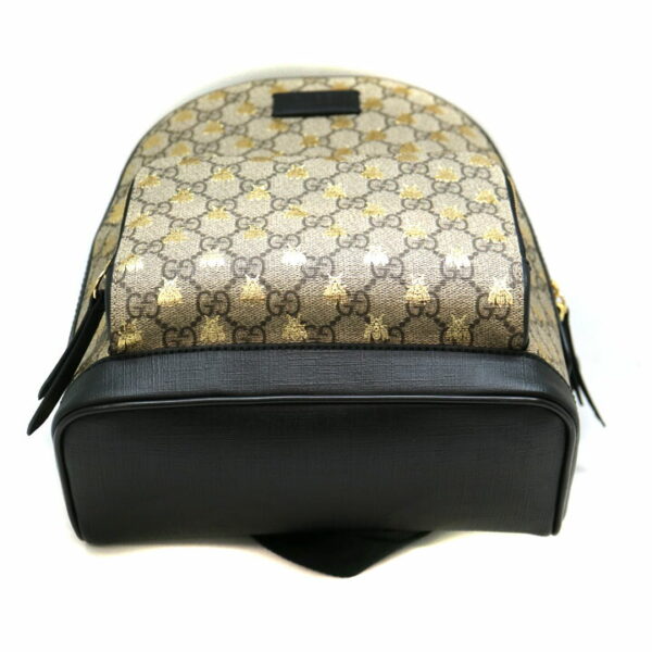 a21 8387 6 Gucci GG Supreme Backpack Bee Leather Black Beige