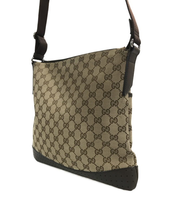 abo0030810 2 Gucci Shoulder Bag GG Canvas