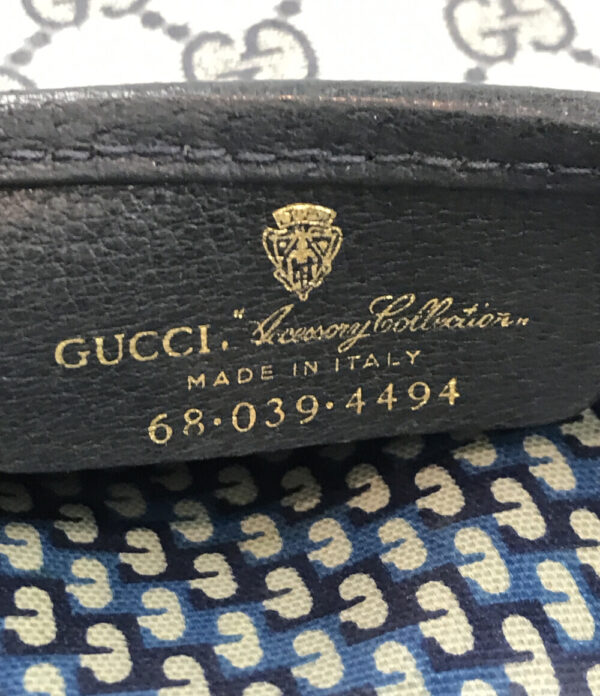 abo0057743 4 Gucci GG Supreme Shoulder Bag