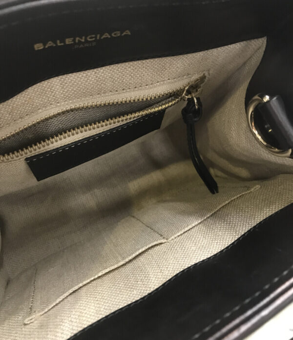 aol0090029 3 Balenciaga Handbag