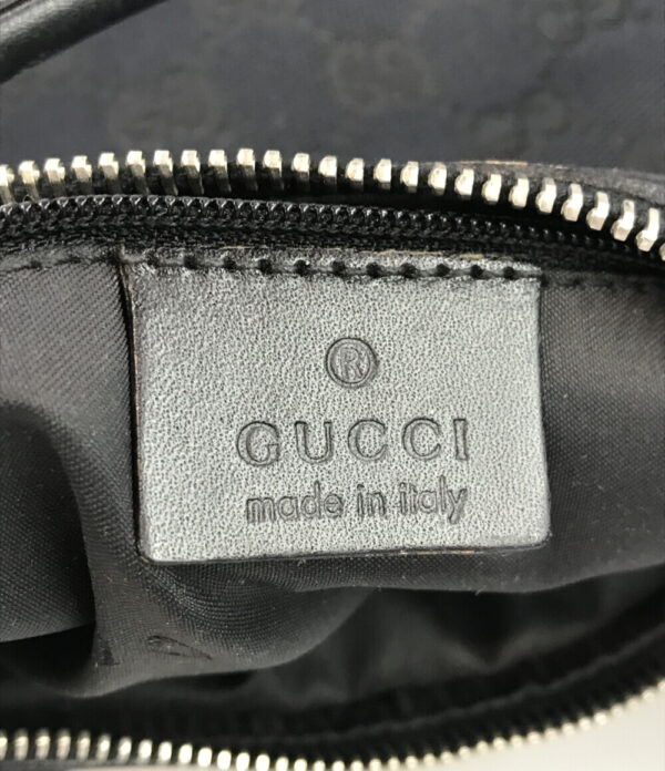 aol0133275 4 Gucci GG One Shoulder Handbag Canvas