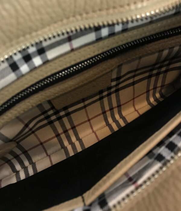 ati0259130 3 Burberry Shoulder Bag