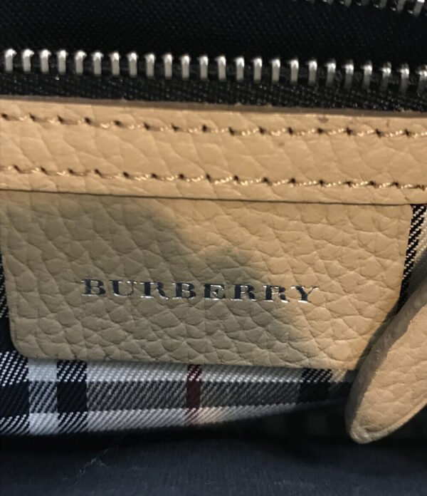 ati0259130 4 Burberry Shoulder Bag