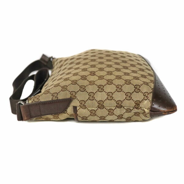 c22 4778 3 Gucci Shoulder Bag GG Canvas Brown