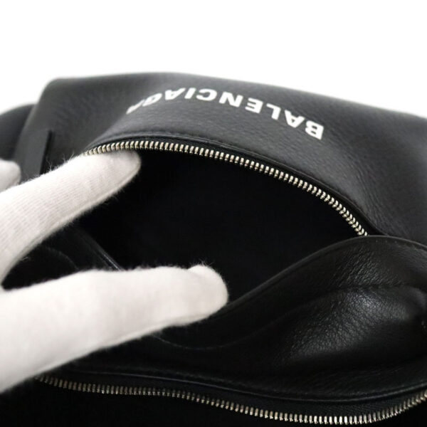 c22 5520 9 Balenciaga Body Bag Nylon Black