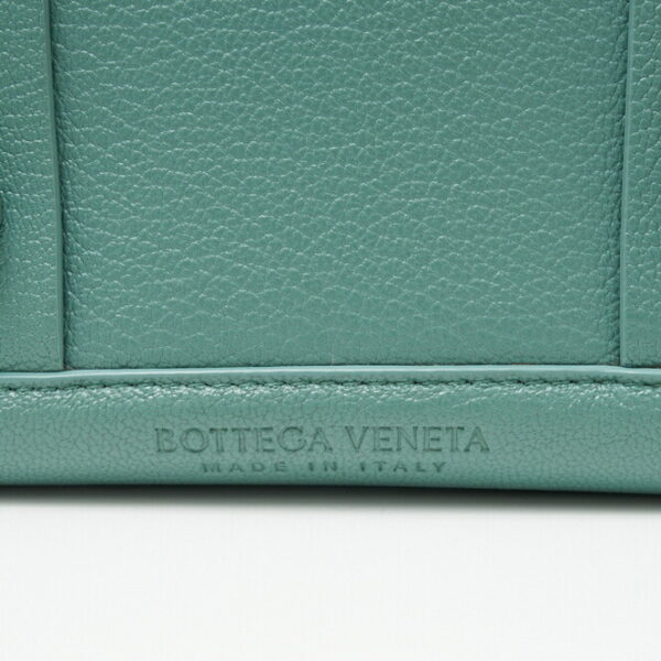 compass1702797780 Bottega Veneta Maxi Intrecciato Small The Arco Handbag Calfskin Leather Green