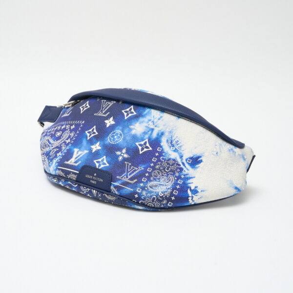 compass1717478776 Louis Vuitton Discovery Bum Bag Monogram Bandana Leather Blue