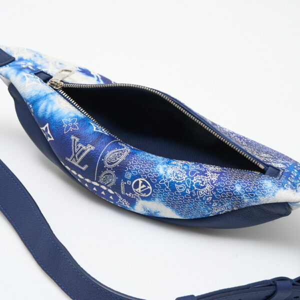 compass1717478793 Louis Vuitton Discovery Bum Bag Monogram Bandana Leather Blue