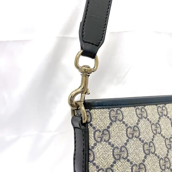 ec 19908 7 Gucci Shoulder Bag GG Supreme Leather Blue Beige