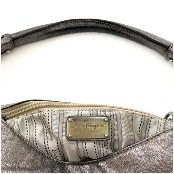 ec16304 10 Salvatore Ferragamo Shoulder Bag Leather