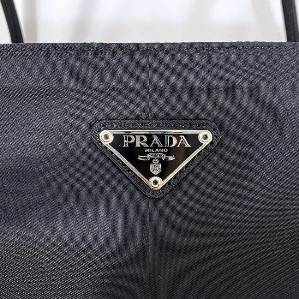 ec16695 6 Prada Tote Bag Nylon Black