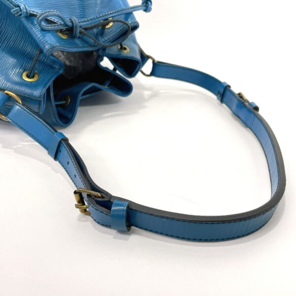 f2118824 7 Louis Vuitton Noe Shoulder Bag Epi Leather Blue