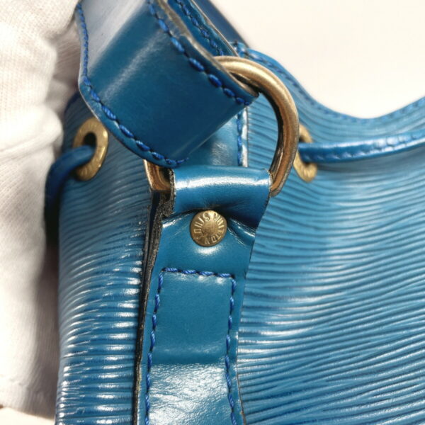 f3019456 12 Louis Vuitton Petit Noe Shoulder Bag Epi Leather Blue