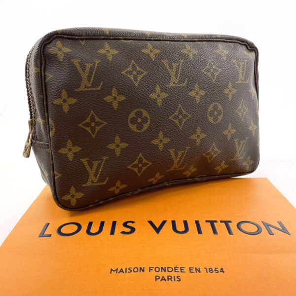 f3112977 20 Louis Vuitton True Toilette 23 Pouch Monogram Brown